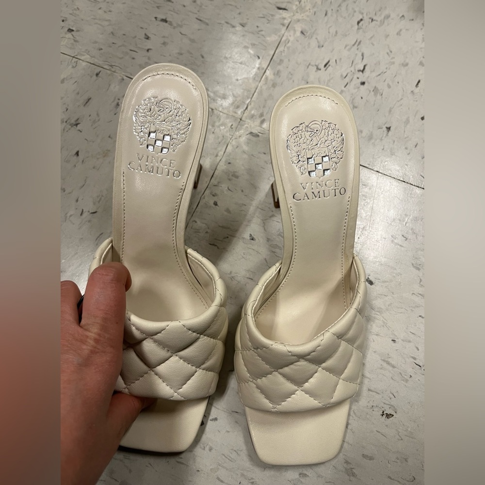 NWOT VINCE CAMUTO  Womens Reselm Ivory Mule Sandals Shoes size 7.5 No box - Picture 4 of 9